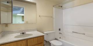 Meadow Glen Apartments Gallery 73