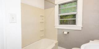 Cozy 2BD/2BTH in South Knoxville Gallery 19