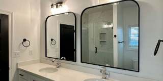 3 Bedroom House with Privacy Fence Gallery 22