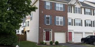 45426 Clarkes Crossing Square Gallery 1