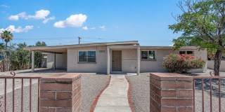 4 Bedrooms PLUS Pool 4 Bedrooms PLUS Pool Gallery 1