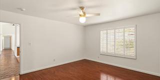 1756 W ECHO Lane Gallery 18