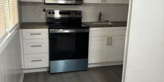 Newly Renovated 1 Bedroom / 1 Bath Apartment Gallery 7