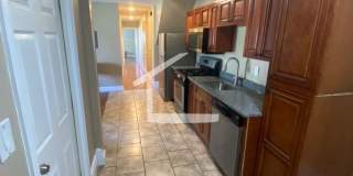 huge 3 bed in Somerville Gallery 22