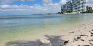 Beautifully renovated 2/2 condo downtown Sarasota with view of Bay! Gallery 41