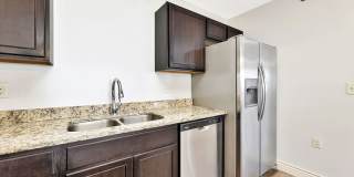 Luxurious One, Two and four-Bedroom Apartment Homes Gallery 4