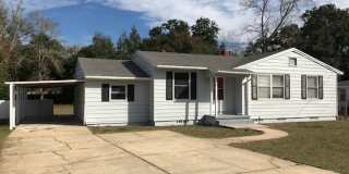 16 Mandalay Dr Pensacola, FL 32507. MOVE IN SPECIAL: HALF OFF first full month of rent!!! Gallery 1