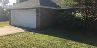 3 Bedroom/ 2 Bath - Located Near the Bay  Walking Distance to Publix Gallery 1