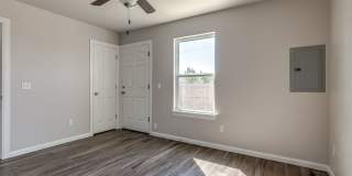 Pet-Friendly 3-Bed Home – Move-In Ready with Garage Gallery 19