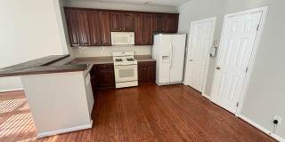 Charming 3BR Townhome in Sought-After Harrisburg Town Center Gallery 11