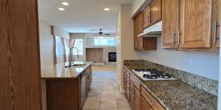 An Amazing NW Home! Over 3300 sq ft w/ pool & spa! Must see! Gallery 10