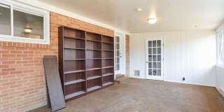 2408 Lake Drive Gallery 17