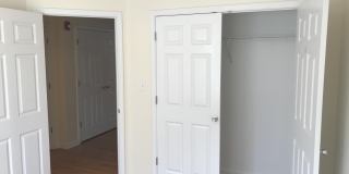 112 Morris Avenue Gallery 13