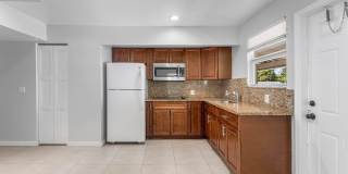 801 Dobbins Street Gallery 15