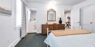 1317 E 38th Street Gallery 22