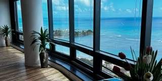 2/2/2 Ocean-Front Nauru Towers, Endless Ocean Views, 34Floor Gallery 1