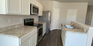 *Save $500+  NO HIDDEN FEES* Three Bedroom | Two and a Half Bath Home in Farmington Gallery 7