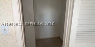 300 S Hollybrook Dr Gallery 22