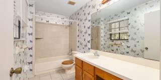 Spacious 3/3 townhome-style condo in Rockwood Villas with washer/dryer Gallery 45