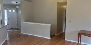 Charming 3BR House in Grove City Gallery 1