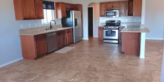 Beautiful 4 bedroom Home w/ Solar Gallery 1