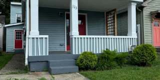 Clifton/Frankfort 3 Bedroom 2-Bath House Clifton/Frankfort 3 Bedroom 2-Bath House Gallery 3