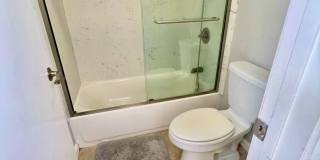 2B2B - Prime Westlake Location Spacious Corner-unit Condo Gallery 10