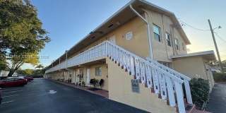 2607 NE 8th Ave Gallery 17