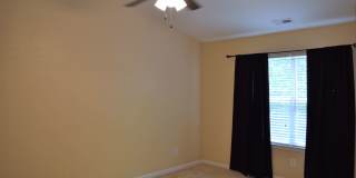 Beautiful Townhome - Great Location Gallery 8