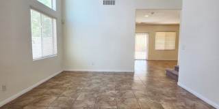 Spacious 4 Bed Home with Loft & 3-Car Garage Gallery 4