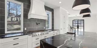 10365 Waters Road Gallery 14