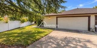 Spacious Orangevale 2bd/2ba Duplex with 2 Car Garage Gallery 1