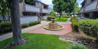 Beautifully Renovated Ground-Floor 2 Bedroom – Over 900 Sq. Ft.! Gallery 1