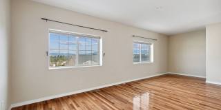 Spacious Sun-filled 3 bed 2.5 Bath Townhouse Gallery 16