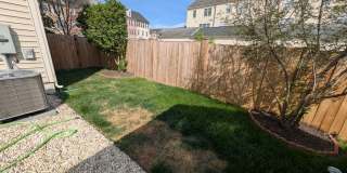 END UNIT STUNNER! Gallery 12