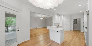 Spacious 4BR 4BA House in Tulsa Gallery 9