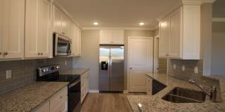 Beautiful 3 Bedroom 2 Bathroom Townhouse in South Tyler! Now offering 1/2 off first full month rent free! Gallery 6