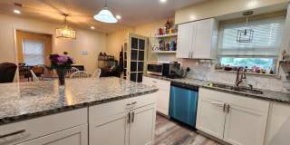 4 Bedroom Home with Large Family Room, Huge Fenced Yard, Workshop & Pool Gallery 8
