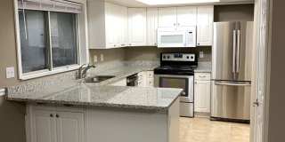 Nice 3BR Condo in Huntington Ridge Gallery 1