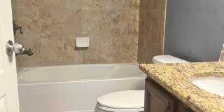 4/3/2 HOME IN EDINA GARDEN OF EDEN Gallery 19