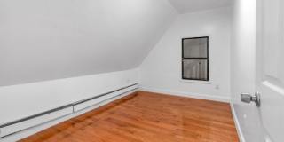 25 Oak St Gallery 13