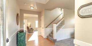 Mt. Rainier View Home on Cul-De-Sac with 3-Car Garage & A/C Gallery 7