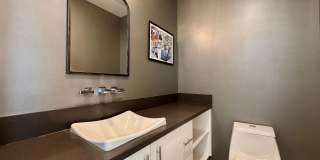 Five Bedroom/Four Bathroom Luxury House in Koreatown Gallery 12