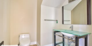 Contemporary 2 bedroom 2.5 bath at the heart of LA Gallery 12