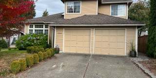 Cul-de-Sac Living with Indoor-Outdoor Ease in Everett Gallery 1