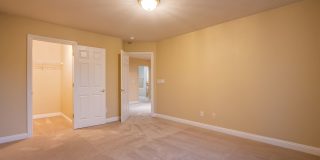 Beautiful 5 bedroom 4.5 bath home with large basement in gated community! Gallery 38