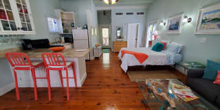 226 NE 1st Avenue unit: Key Lime Suite Gallery 6