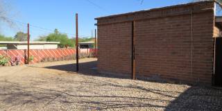 Charming Bungalow Guest House with utilities in Central Tucson Gallery 3