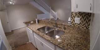 Convenient Layout- 3bed 2bath 3 story condo. Gallery 3