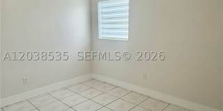 11952 SW 37th Ter Gallery 10